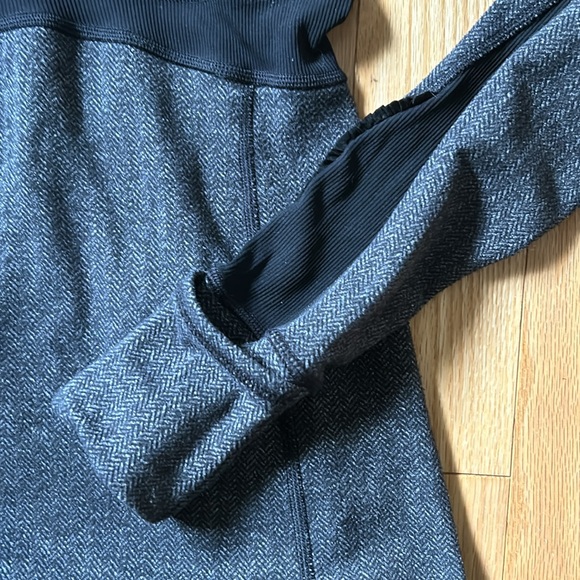 💗gorgeous charcoal grey zip💗 - Picture 4 of 4